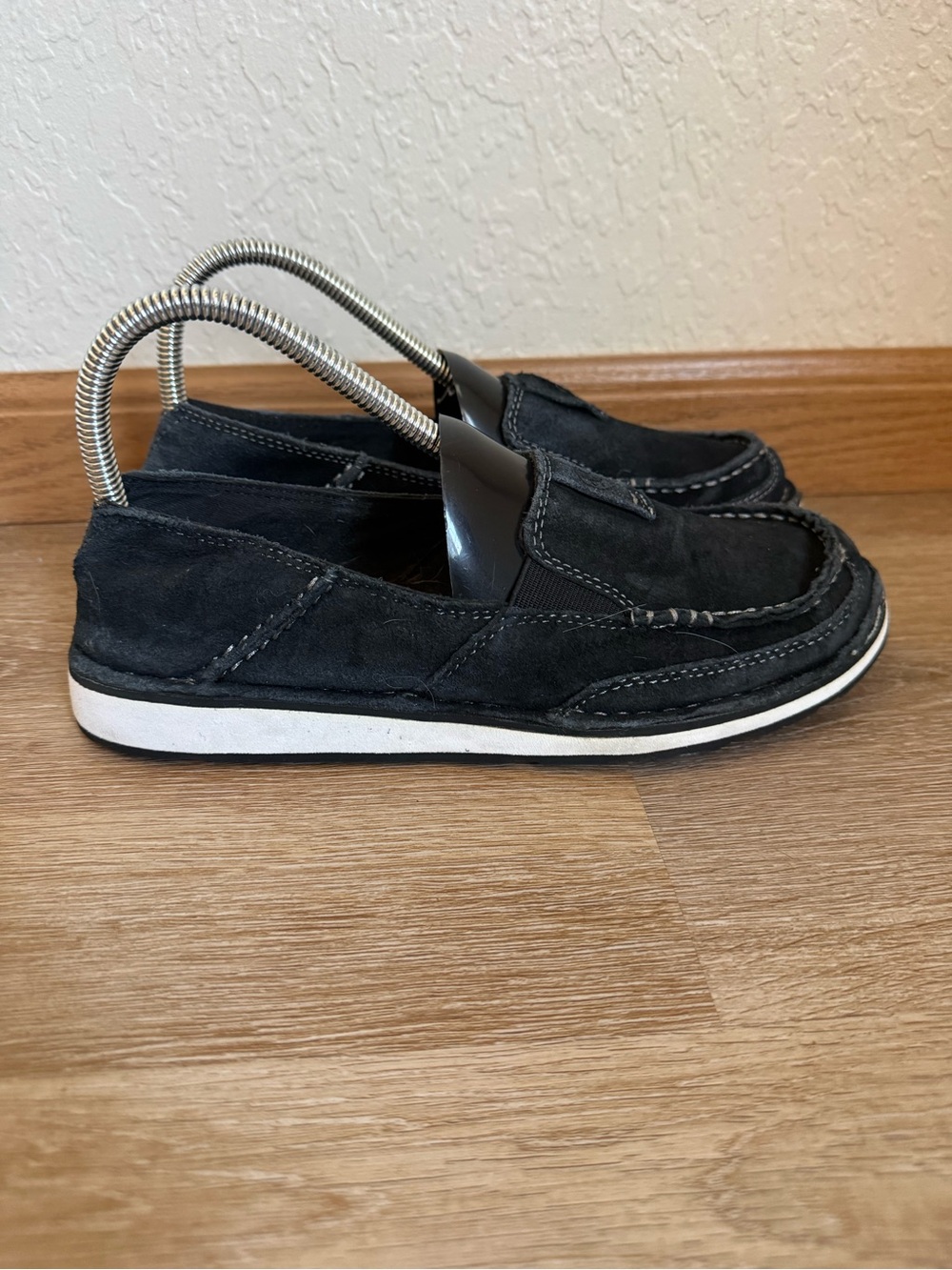 Ariat Women’s Cruiser Black Suede Slip On Shoes Size 8B Comfort Casual Western
